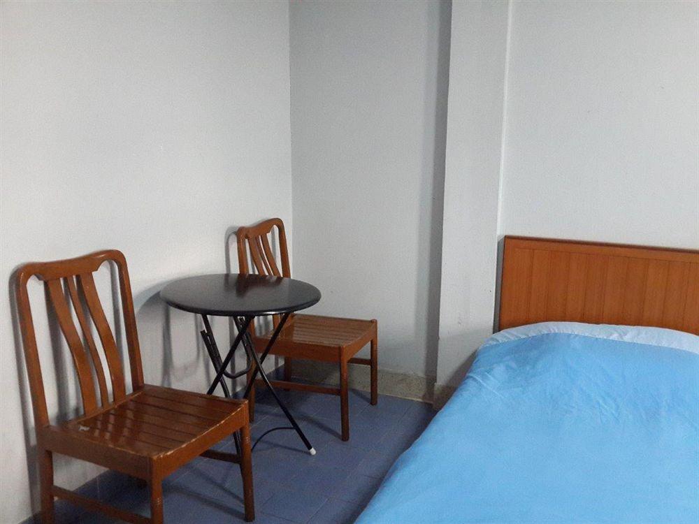 White Orchid Inn I Bangkok Esterno foto