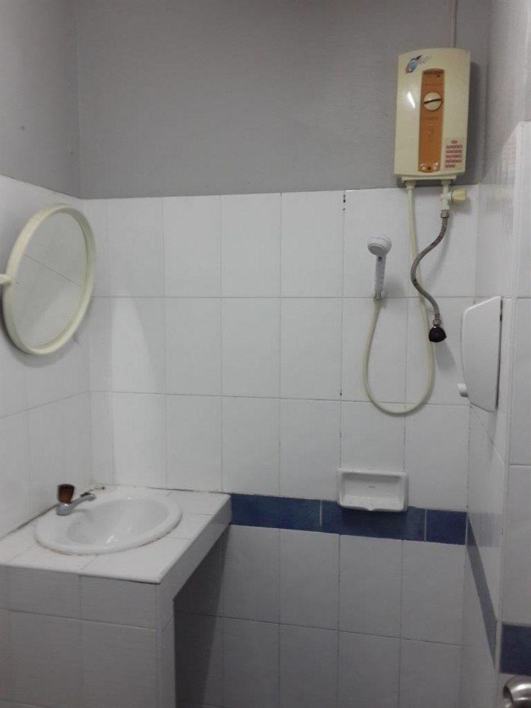 White Orchid Inn I Bangkok Esterno foto