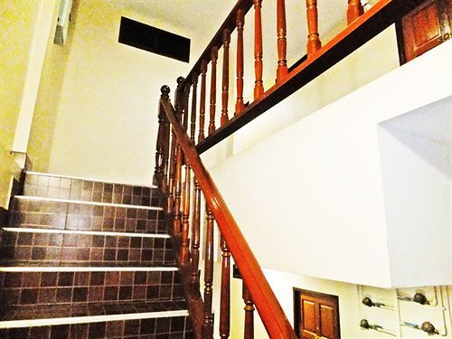 White Orchid Inn I Bangkok Esterno foto