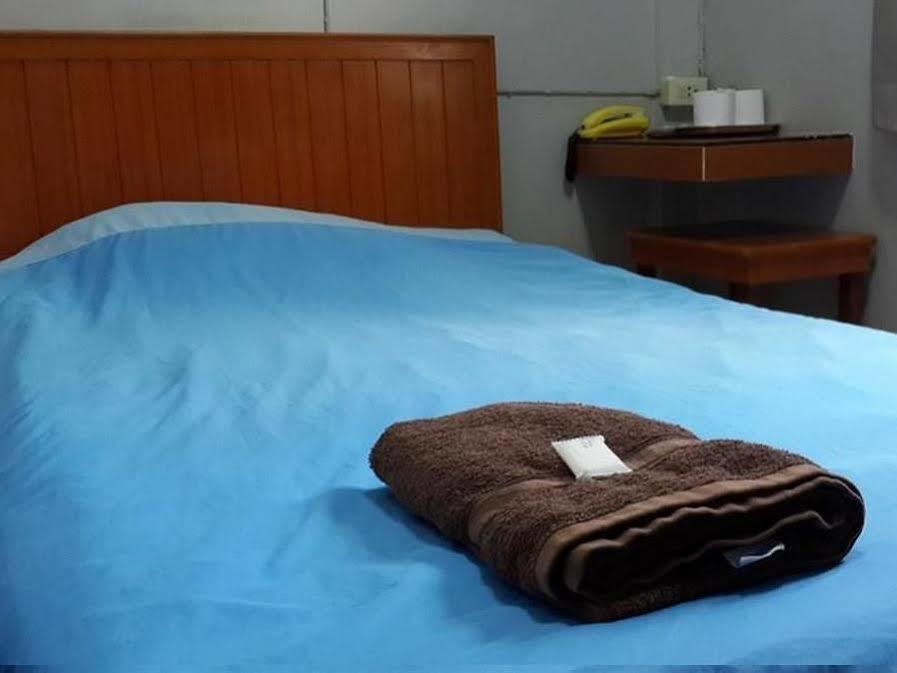 White Orchid Inn I Bangkok Esterno foto