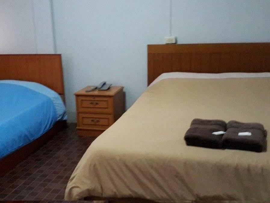 White Orchid Inn I Bangkok Esterno foto