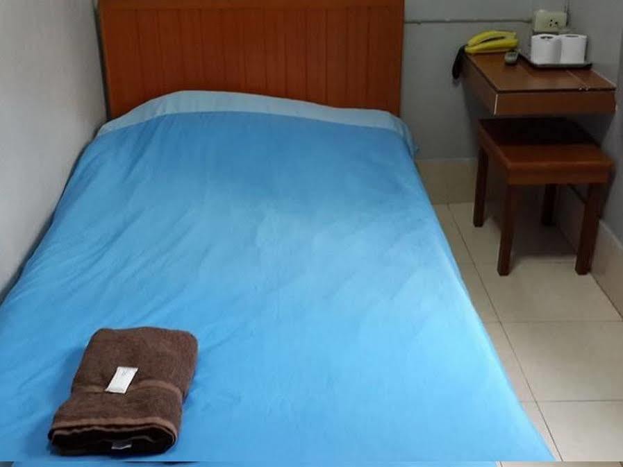 White Orchid Inn I Bangkok Esterno foto